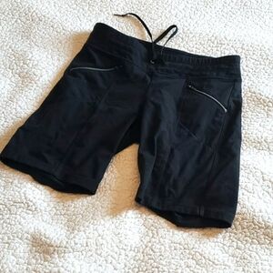 Athleta Stellar black elastic tie waist bike shorts